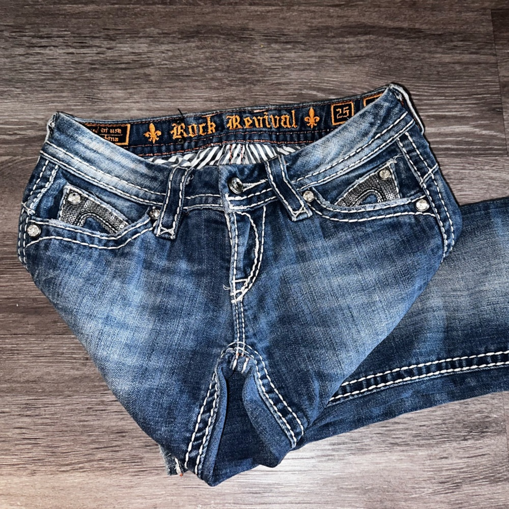 Authentic Rock Revival “Sasha” straight legged size 25